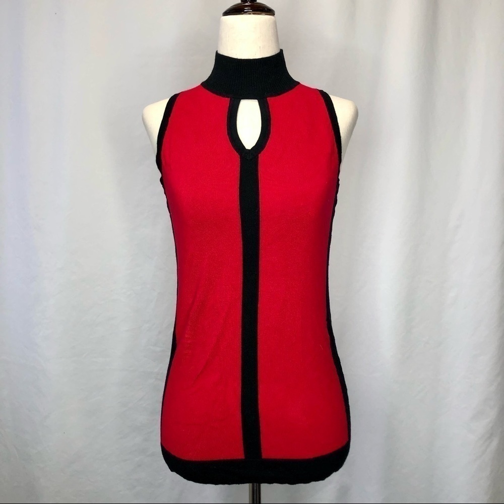 Carmen Marc Valvo red knit turtleneck sleeveless shell keyhole front black trim